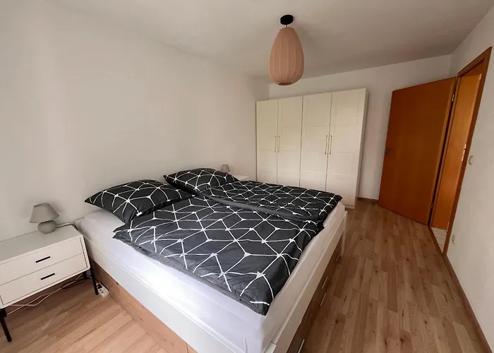 Lejlighed Ruhige, Zentrale Gartenwohnung Mit Tiefgarage *