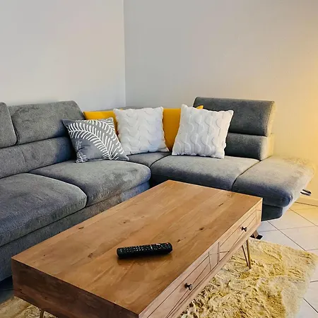 Apartment Ruhige, Zentrale Gartenwohnung Mit Tiefgarage