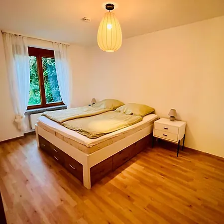 Ruhige, Zentrale Gartenwohnung Mit Tiefgarage
