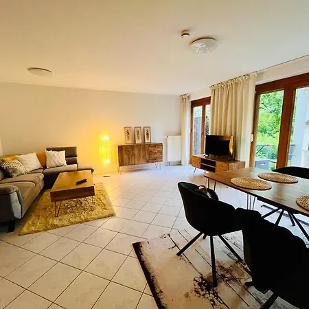 Apartment Ruhige, Zentrale Gartenwohnung Mit Tiefgarage